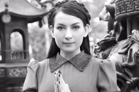 Nữ ca sĩ Phi Nhung đã qua đời sau một thời gian mắc Covid-19.