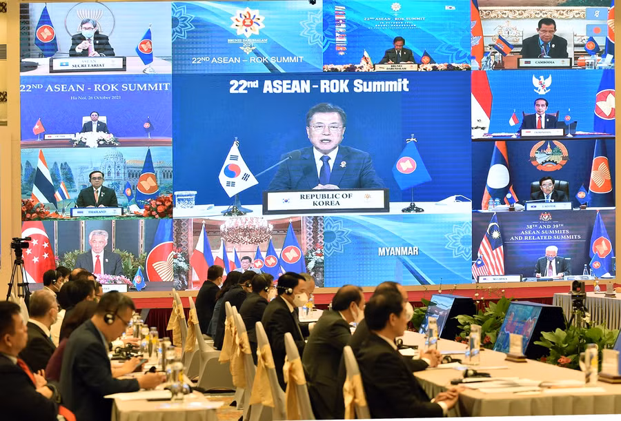 Lãnh đạo các nước ASEAN, Tổng thống Hàn Quốc Moon Jae-in và Tổng Thư ký ASEAN cùng dự Hội nghị này. Ảnh: VGP/Nhật Bắc.