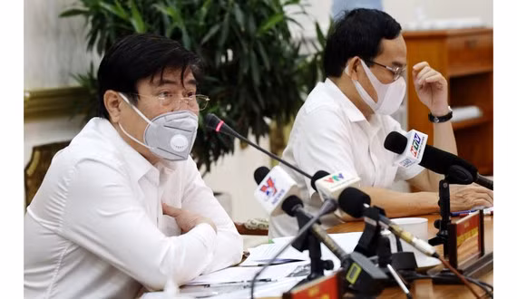 Chủ tịch UBND TP.HCM chủ trì cuộc họp trực tuyến Ban chỉ đạo phòng chống dịch CoVid-19 TP.HCM. Ảnh: Trung tâm Báo chí TP Chủ tịch UBND TP.HCM chủ trì cuộc họp trực tuyến Ban chỉ đạo phòng chống dịch CoVid-19 TP.HCM. Ảnh: Trung tâm Báo chí TP