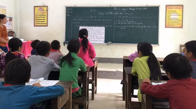 Với số học sinh đông, Trường PTDTBT Tiểu học xã Ngọc Long (Yên Minh, Hà Giang) luôn cần nguồn SGK cũ để bổ sung thường xuyên cho học trò trong quá trình học tập. Ảnh: NTCC