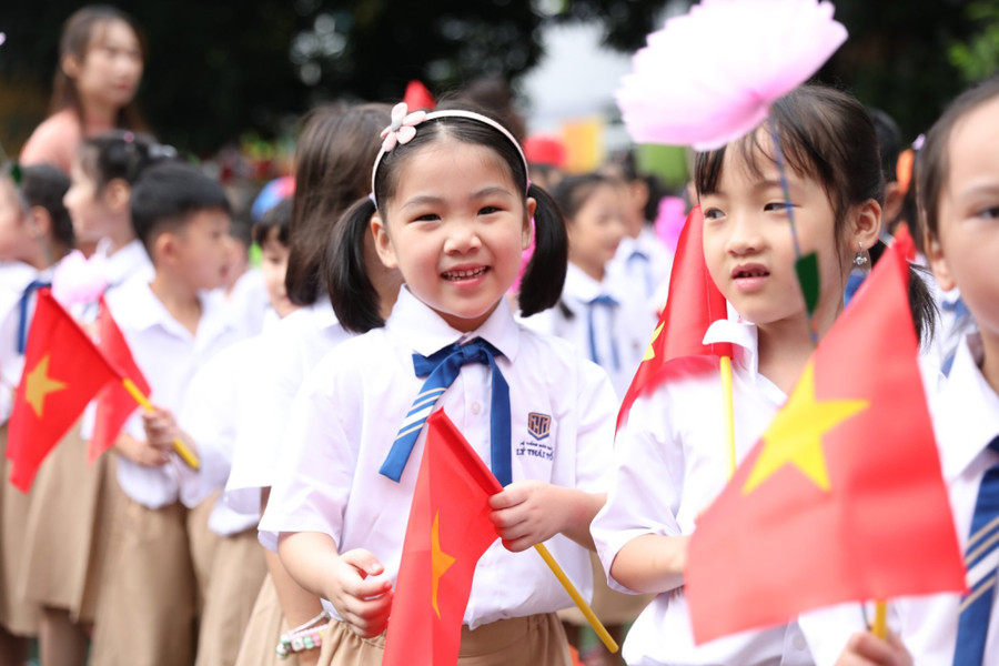 Học sinh Trường Tiểu học Lý Thái Tổ rạng rỡ trong ngày khai giảng năm học mới. Học sinh Trường Tiểu học Lý Thái Tổ rạng rỡ trong ngày khai giảng năm học mới.