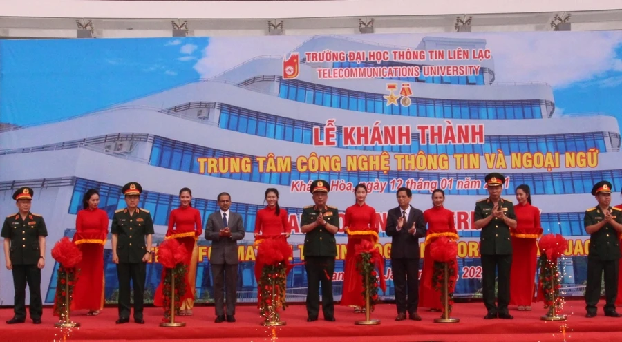 Khánh thành Trung tâm Công nghệ thông tin và Ngoại ngữ, Trường ĐH Thông tin liên lạc.