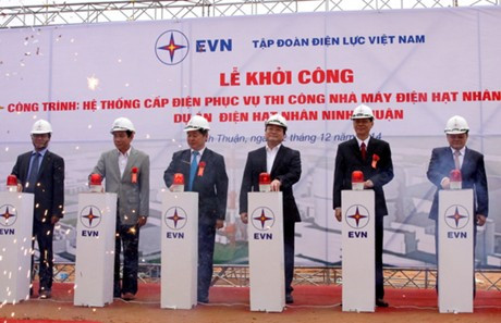Phó Thủ tướng Hoàng Trung Hải nhấn nút khởi xây dựng hệ thống điện phục vụ dự án điện hạt nhân Ninh Thuận.