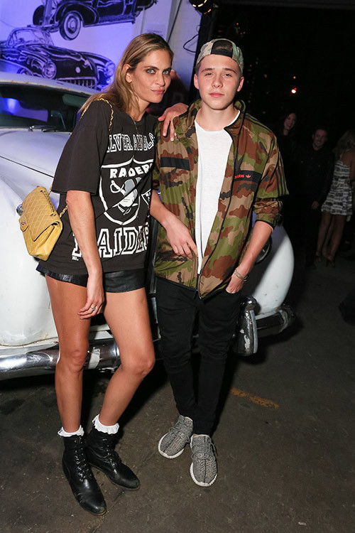 Chị em Kim “siêu vòng 3” thi nhau diện đồ mỏng tang ảnh 5 Chị em Kim “siêu vòng 3” thi nhau diện đồ mỏng tang ảnh 5