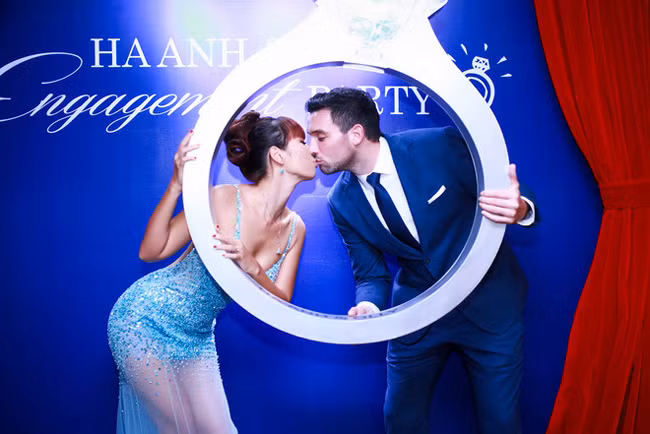 Đường tình của 5 chân dài đắt giá nhất làng mẫu Việt ảnh 12