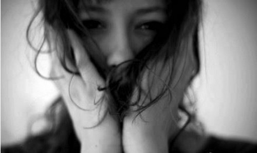 Tâm sự cay đắng của người đàn bà U50 về mối tình lệch tuổi - Ảnh 1