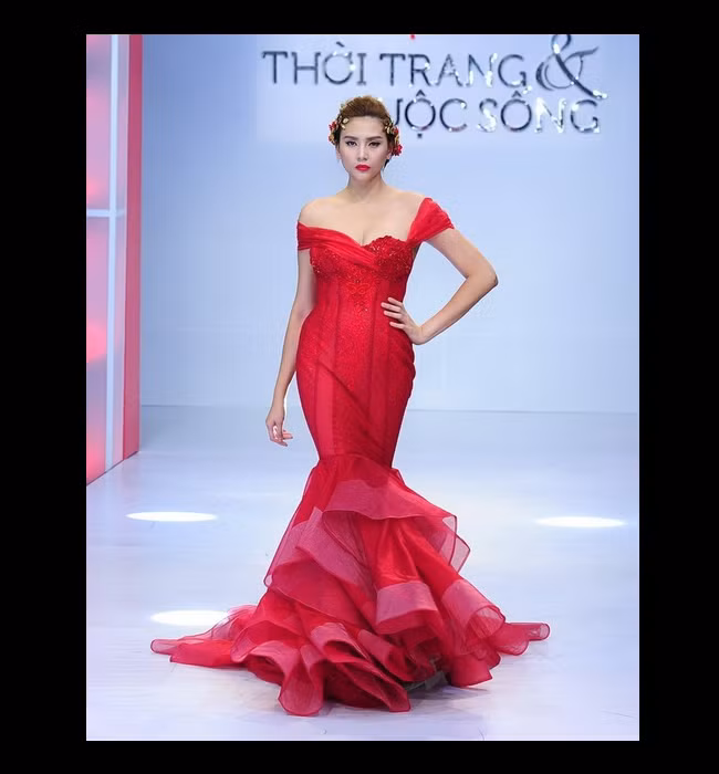 Đường tình của 5 chân dài đắt giá nhất làng mẫu Việt ảnh 8