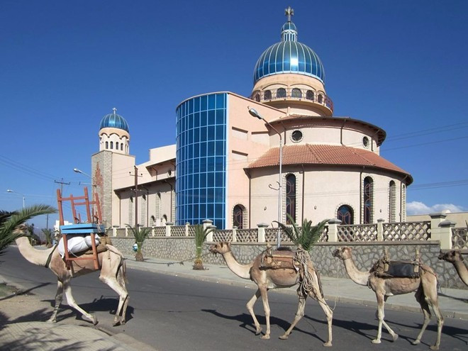 Eritrea: Thuộc địa cũ của Italy ở châu Phi xếp cuối bảng về tự do báo chí, sau cả Triều Tiên. Nước này không chào đón khách du lịch nước ngoài, bởi vậy xin visa vào Eritrea là rất khó. Visa mất khoảng 8 tuần để duyệt, và có thể bị từ chối bất cứ lúc nào. Eritrea: Thuộc địa cũ của Italy ở châu Phi xếp cuối bảng về tự do báo chí, sau cả Triều Tiên. Nước này không chào đón khách du lịch nước ngoài, bởi vậy xin visa vào Eritrea là rất khó. Visa mất khoảng 8 tuần để duyệt, và có thể bị từ chối bất cứ lúc nào.