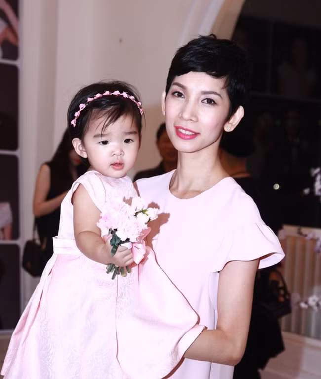 Đường tình của 5 chân dài đắt giá nhất làng mẫu Việt ảnh 22