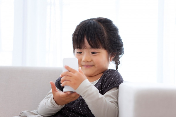 Cha mẹ cần cân nhắc trước khi để trẻ ở nhà một mình. Ảnh minh họa. Cha mẹ cần cân nhắc trước khi để trẻ ở nhà một mình. Ảnh minh họa.