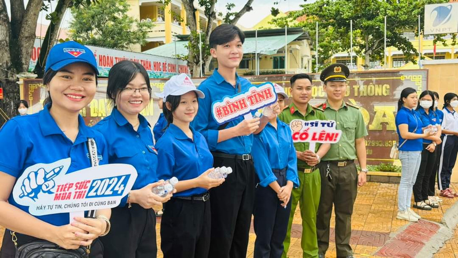 Những lời chúc dễ thương, động viên tinh thần sĩ tử. Những lời chúc dễ thương, động viên tinh thần sĩ tử.