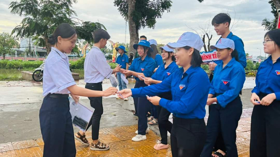 Luôn hỗ trợ, đồng hành cùng thí sinh mọi lúc, mọi nơi. Luôn hỗ trợ, đồng hành cùng thí sinh mọi lúc, mọi nơi.