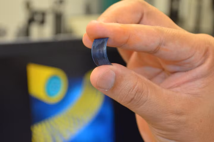 Siêu pin sạc vài giây, hoạt động được nhiều ngày