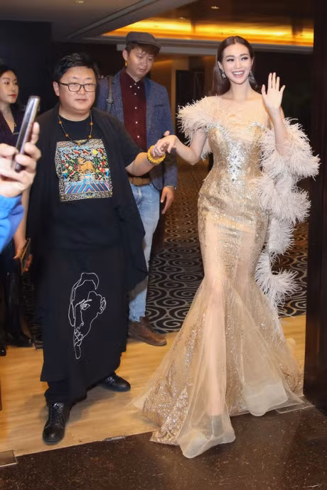 Khanh My cung nhom HKT ra mat phim o Trung Quoc - Anh 1