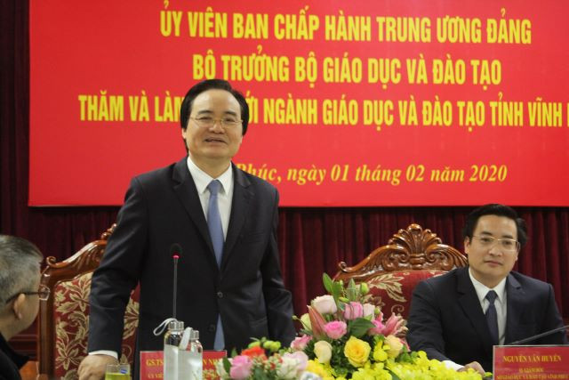 Bộ trưởng Bộ GD&ĐT Phùng Xuân Nhạ phát biểu tại buổi làm việc.