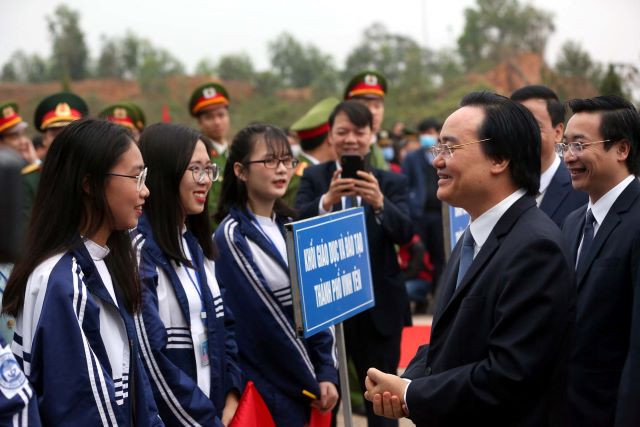 Bộ trưởng Phùng Xuân Nhạ: Cần tuyên truyền nâng cao nhận thức của giáo viên và phụ huynh về SGK trong CTGDPT mới