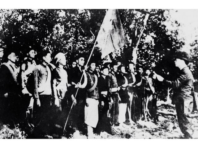 Lễ thành lập đội Việt Nam tuyên truyền giải phóng quân.