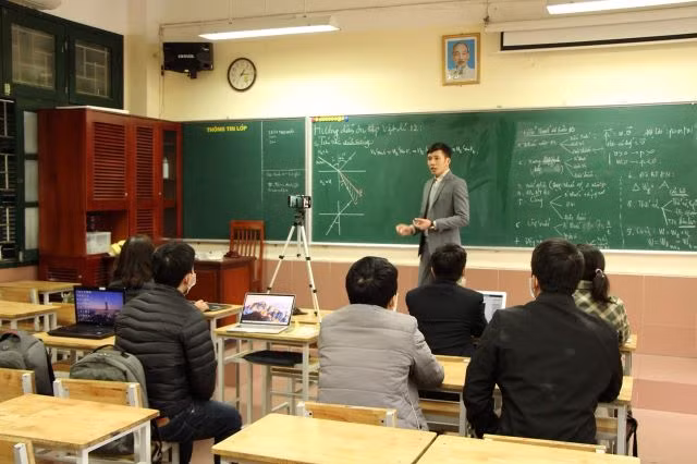 Trường học vẫn sôi động trong dịch nCoV