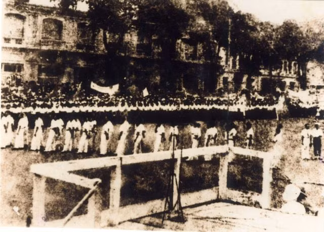 Nhân dân Sài Gòn mít tinh.