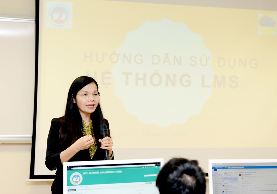 GS.TS Trần Thị Vân Hoa – Phó Hiệu trưởng nhà trường phát biểu tại lớp tập huấn hướng dẫn sử dụng hệ thống quản lý học tập LMS tại Trường ĐH Kinh tế quốc dân. Ảnh: neu.edu.vn GS.TS Trần Thị Vân Hoa – Phó Hiệu trưởng nhà trường phát biểu tại lớp tập huấn hướng dẫn sử dụng hệ thống quản lý học tập LMS tại Trường ĐH Kinh tế quốc dân. Ảnh: neu.edu.vn