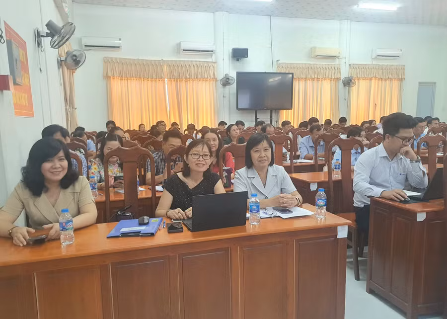 Đại biểu tham dự Hội nghị.