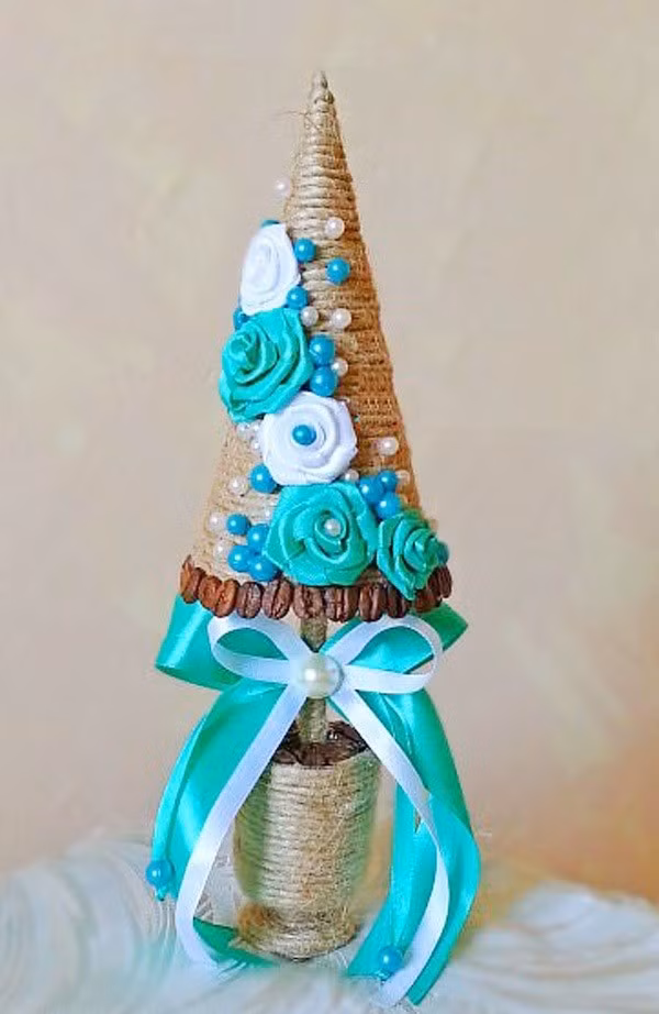 Trang trí nhà mùa lễ hội với cây thông Noel mini