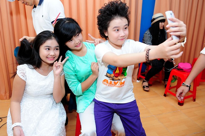 Khoảnh khắc tinh nghịch của Hoàng Anh, Thiện Nhân và Ngọc Trang. d