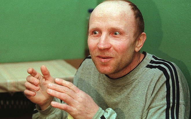 Cảnh sát Ukraine bắt Anatoly Onoprienko vào năm 1996. Họ cho biết số nạn nhân chết dưới tay Onoprienko lên đến 52 người trong giai đoạn 1989 đến 1996. Y nhận án tù chung thân, nhưng qua đời vào năm 2013 vì đau tim. Cảnh sát Ukraine bắt Anatoly Onoprienko vào năm 1996. Họ cho biết số nạn nhân chết dưới tay Onoprienko lên đến 52 người từ năm 1989 đến 1996. Y nhận án tù chung thân, nhưng qua đời vào năm 2013 vì đau tim.