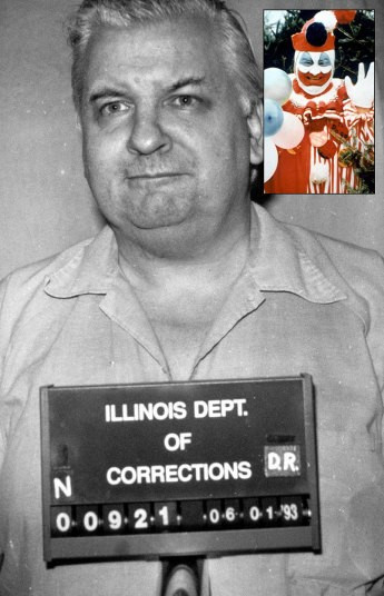 John Wayne Gacy thường hóa trang thành một chú hề trong những buổi tiệc của trẻ em hoặc tiệc gây quỹ từ thiện ở Chicago. Từ năm 1972 đến 1978, Gacy đã xâm phạm tình dục và giết ít nhất 33 nam thanh niên. Tòa án tuyên mức án tử hình với Gacy vào năm 1980, y ra pháp trường vào năm 1994. John Wayne Gacy thường hóa trang thành một chú hề trong những buổi tiệc của trẻ em hoặc tiệc gây quỹ từ thiện ở Chicago. Từ năm 1972 đến 1978, Gacy đã xâm phạm tình dục và giết ít nhất 33 nam thanh niên. Tòa án tuyên mức án tử hình với Gacy vào năm 1980, y ra pháp trường vào năm 1994.