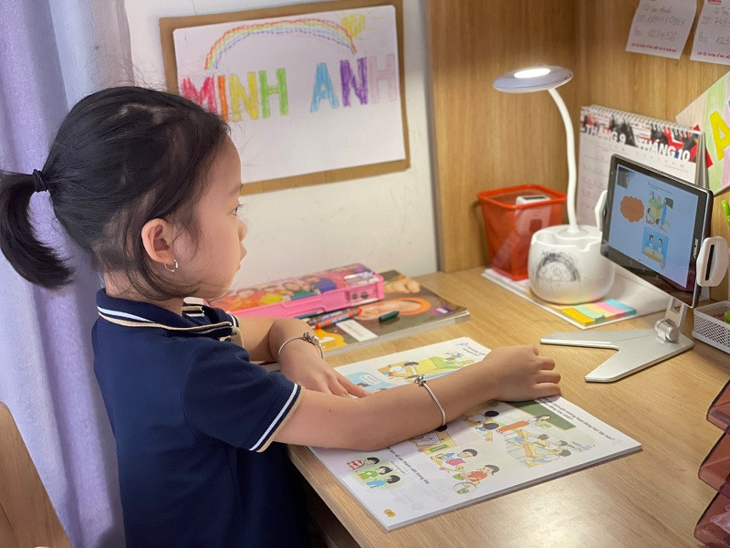 Học sinh Trường Tiểu học Đoàn Thị Điểm - Hà Nội học trực tuyến.