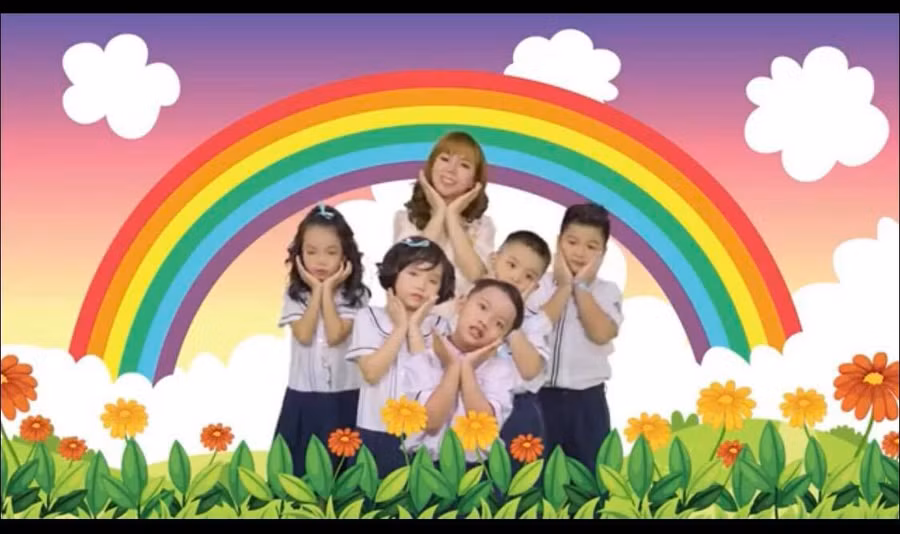 Cô Đỗ Tuyết Nhi cùng học trò tham gia trong MV Bông hoa tặng cô