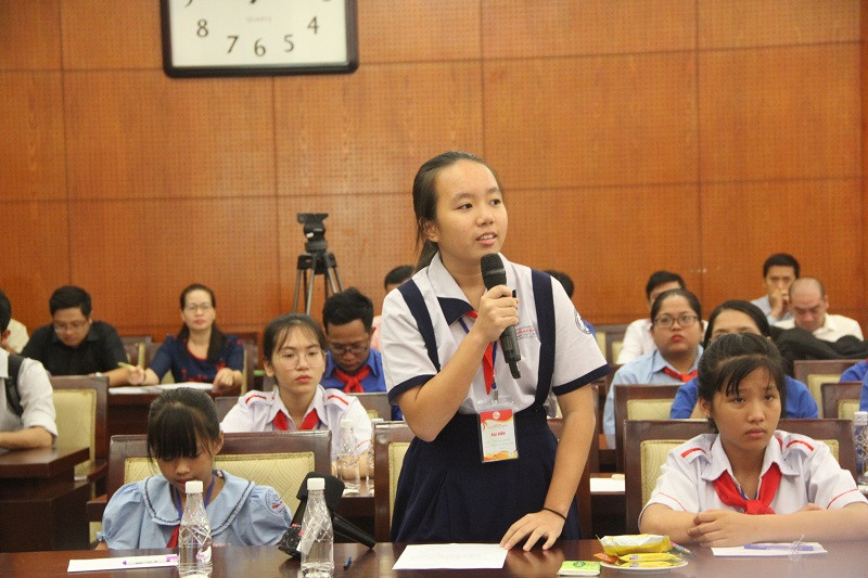 Học sinh Nguyễn Anh Thy chia sẻ ý kiến