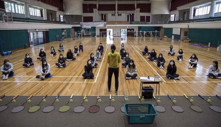 Cần tăng cường các hoạt động rèn luyện thể chất cho HS.