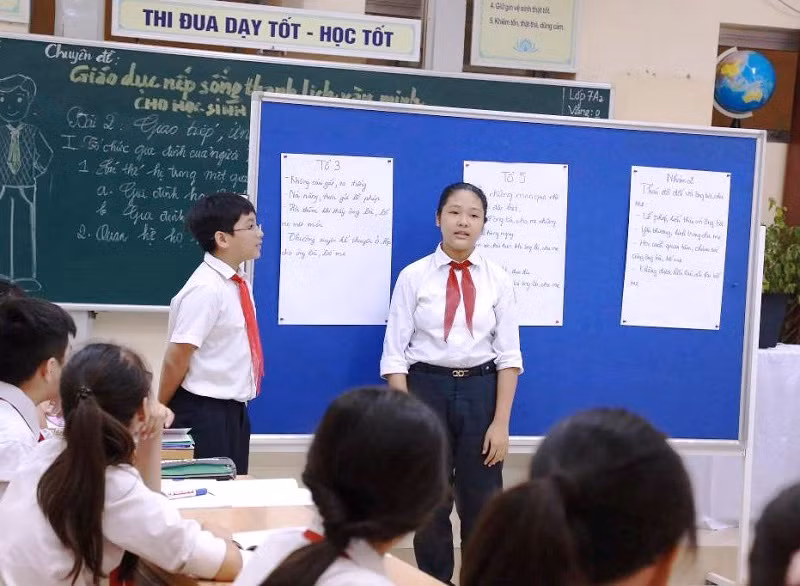 Tăng cường giáo dục nếp sống văn minh, thanh lịch cho HS.