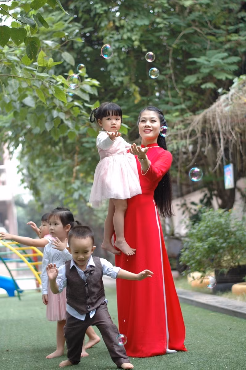 Niềm vui của cô trò Trường MN Mai Dịch (Hà Nội) trong ngôi trường văn hóa - thanh lịch - văn minh.