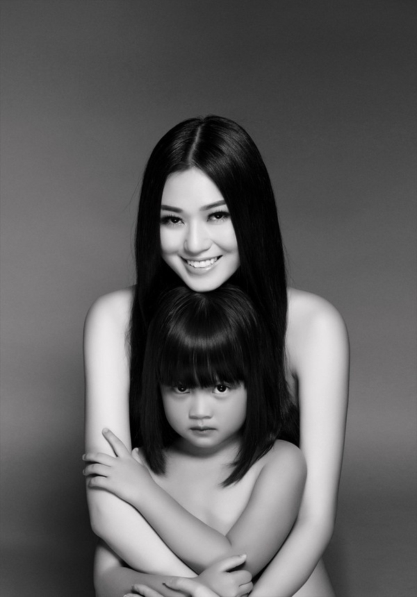 Khánh My chụp ảnh không xiêm y ủng hộ quỹ từ thiện của riêng mình ảnh 5 Khánh My chụp ảnh không xiêm y ủng hộ quỹ từ thiện của riêng mình ảnh 5