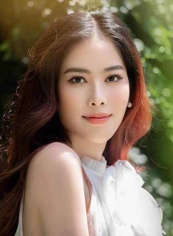 Hoa khôi Nam Em. Hoa khôi Nam Em.