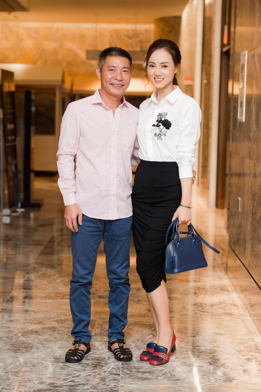 Vợ trẻ NSND Công Lý tiết lộ 'lý do' khiến cả hai cãi vã rất nhiều khi sống chung. Vợ trẻ NSND Công Lý tiết lộ 'lý do' khiến cả hai cãi vã rất nhiều khi sống chung.