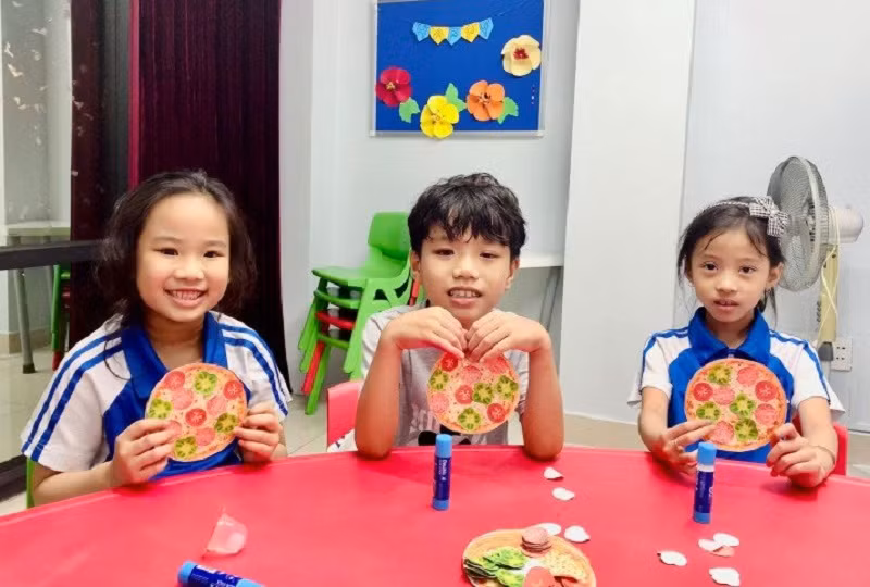 Học sinh trong lớp tư duy chương trình Toán PoMath.