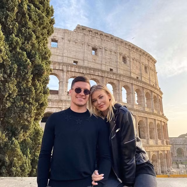 Jovic gặp rắc rối khi từ tâm dịch Madrid về quê nhà Serbia thăm bạn gái Milosevic hồi tháng 3.