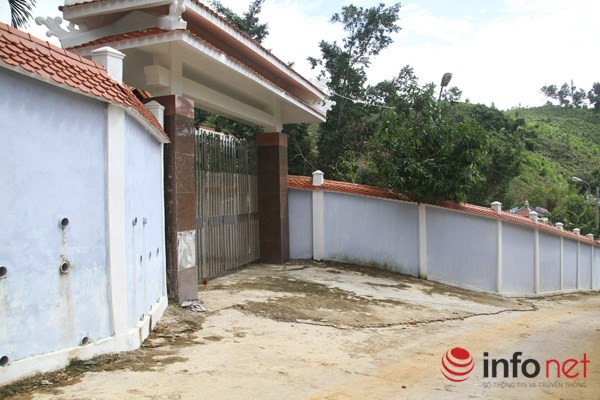 Khu biệt thự kín cổng cao tường được cho là xây dựng trái phép dưới chân núi Hải Vân. Ảnh: HC