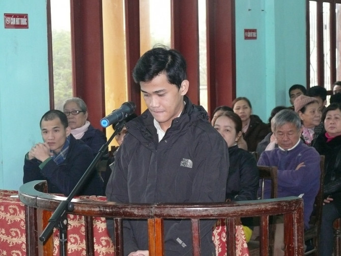 Xét xử kẻ cầm dao khống chế người yêu chấn động cố đô Huế