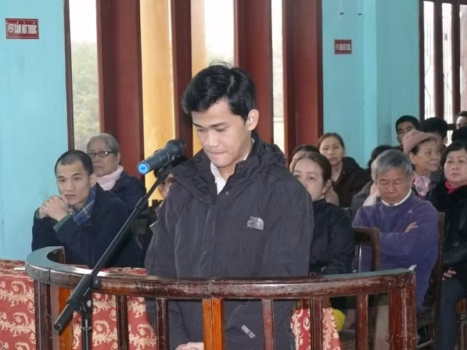 Xét xử kẻ cầm dao khống chế người yêu chấn động cố đô Huế