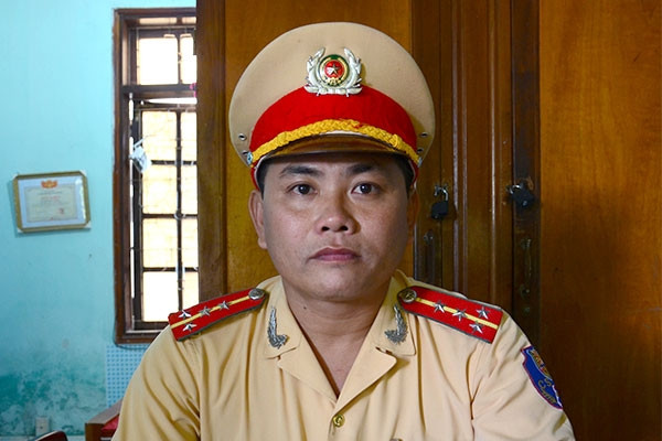 Đại úy Nguyễn Văn Hợi, cán bộ Đội CSGT huyện Nam Đàn, Nghệ An 30