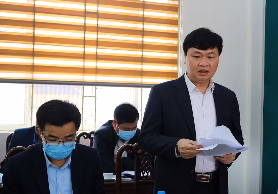 Ông Phạm Việt Đức, Giám đốc Sở GD&amp;ĐT Thái Nguyên báo cáo tình hình, kết quả của giáo dục địa phương với đoàn công tác.