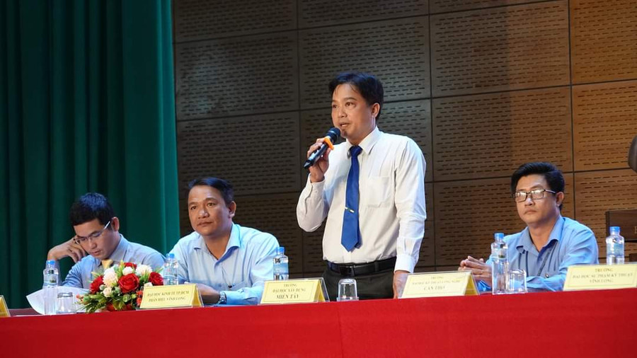 Tiến sĩ Trương Công Bằng - Phó Hiệu trưởng Trường ĐH Xây dựng Miền Tây thông tin công tác tuyển sinh năm 2024 của trường. Tiến sĩ Trương Công Bằng - Phó Hiệu trưởng Trường ĐH Xây dựng Miền Tây thông tin công tác tuyển sinh năm 2024 của trường.