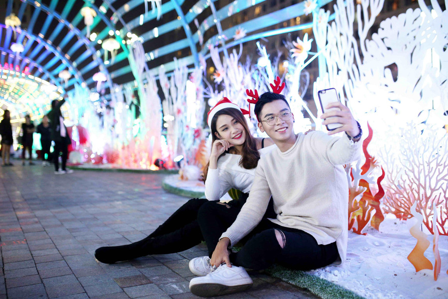 Vincom rực rỡ đón mùa Giáng sinh nhiệm màu 2017 ảnh 3 Vincom rực rỡ đón mùa Giáng sinh nhiệm màu 2017 ảnh 3