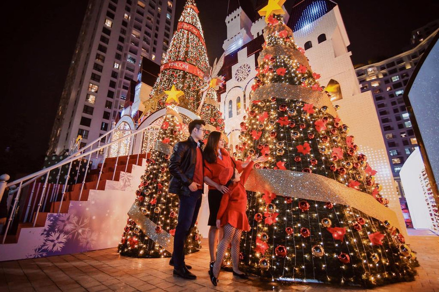 Vincom rực rỡ đón mùa Giáng sinh nhiệm màu 2017 ảnh 2 Vincom rực rỡ đón mùa Giáng sinh nhiệm màu 2017 ảnh 2