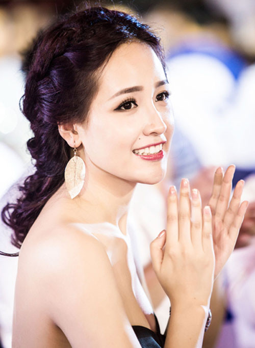 Mai Phương Thúy sau 10 năm đăng quang: Cao hơn, nở nang nuột nà hơn! ảnh 9 mai phuong thuy thay doi khong ngo sau 10 nam dang quang - 9