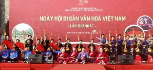 Di sản văn hóa phi vật thể hát Then được trình diễn tại Ngày hội Di sản văn hóa Việt Nam lần thứ nhất. Di sản văn hóa phi vật thể hát Then được trình diễn tại Ngày hội Di sản văn hóa Việt Nam lần thứ nhất.